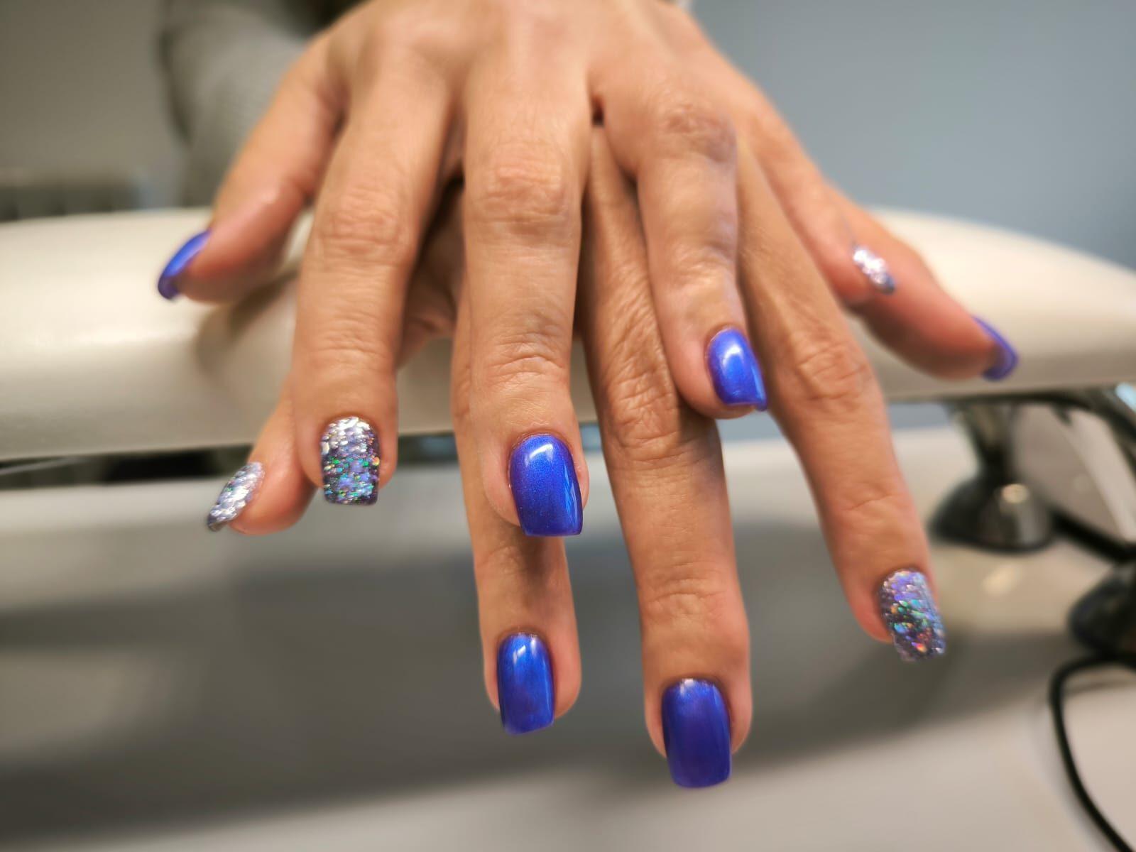 PRESTATION POUR VOS MAINS, vernis semi-permanent